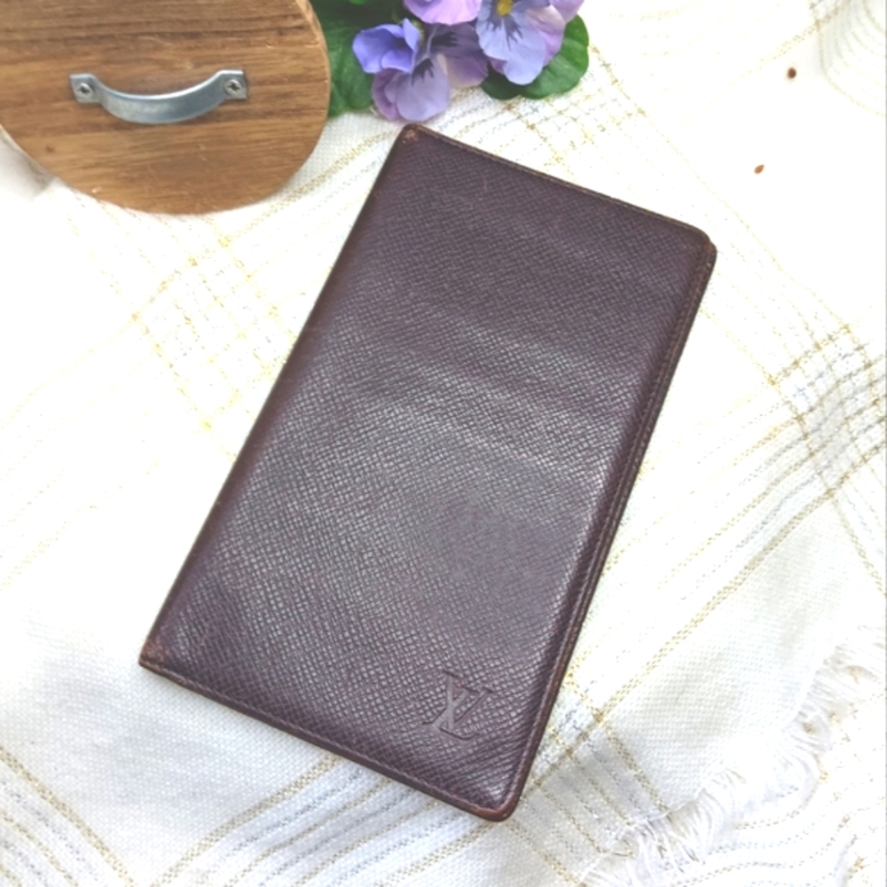 Louis Vuitton Brown Vintage Taiga  Long Bifold Wallet